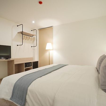 E11 Hotel - Bts Punnawithi Bangkok Dış mekan fotoğraf