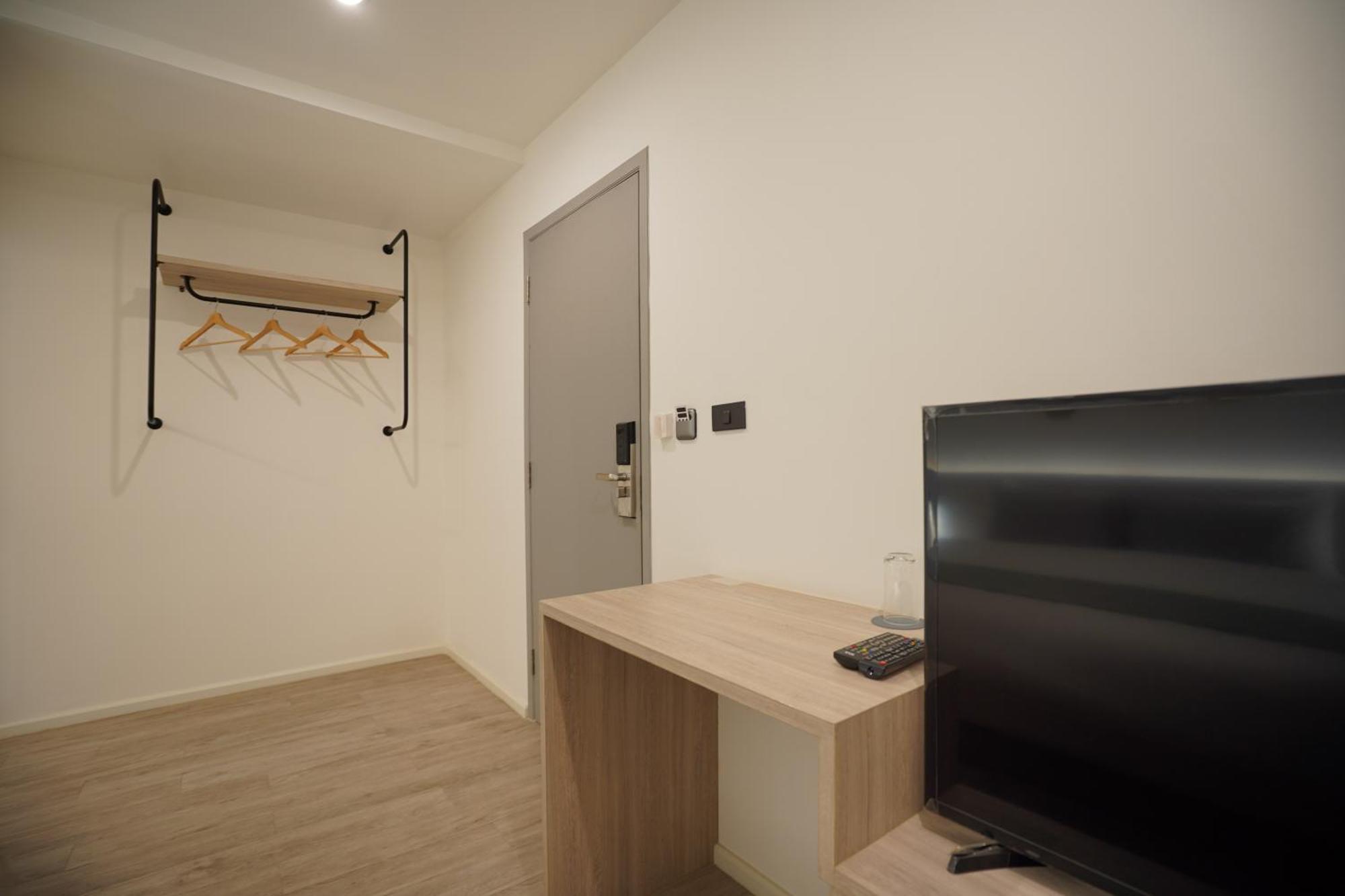 E11 Hotel - Bts Punnawithi Bangkok Dış mekan fotoğraf